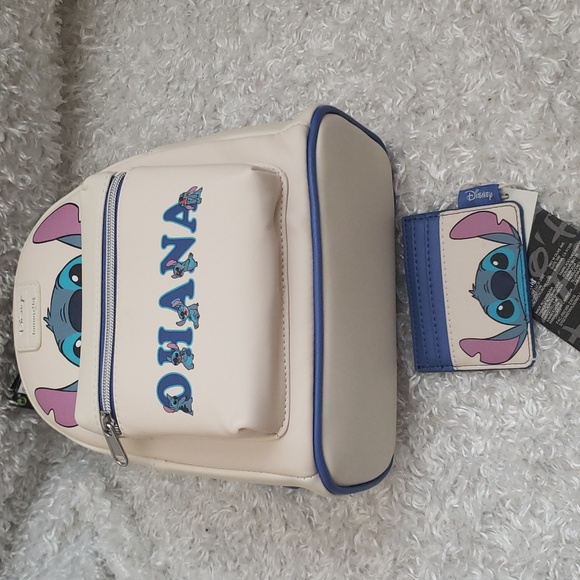 NWT Loungefly Lilo and Stitch Ohana mini backpack and cardholder - Picture 3 of 9